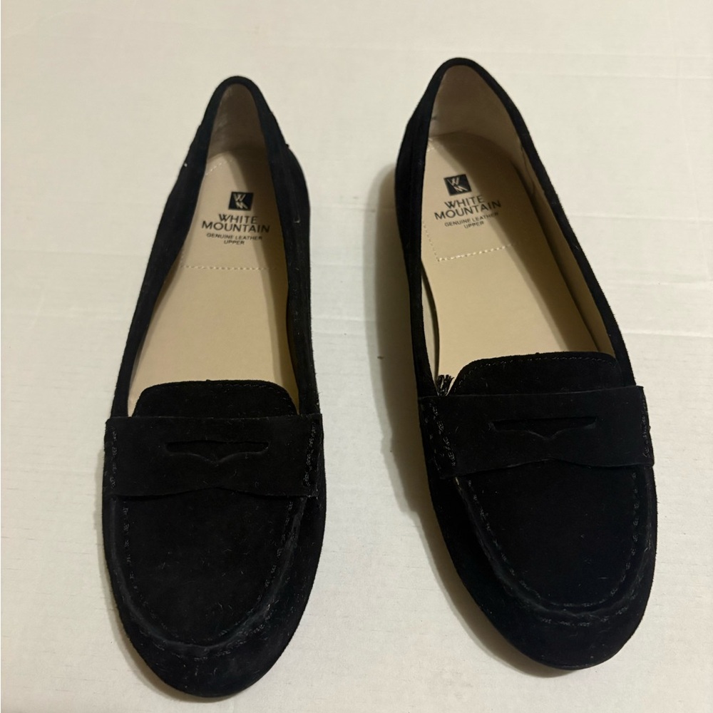 White Mountain Women's Classic Black Suede Loafers